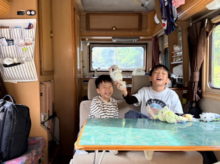 キャンピングカー車内